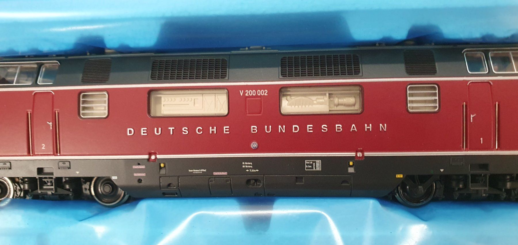 Roco Modellini di ferrovie: Roco 63931 Platin DB V 200 002, Ep V, mit Sound-Decoder – Nuovo e nell'imballaggio originale da Würenlos venduto da juruth 4