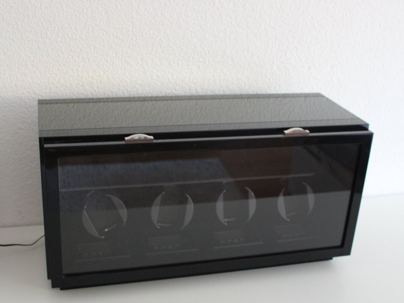 Cofanetto carica e porta orologi: Uhrenbeweger Kadloo "Smartolie Series" Carbon – Usato da Bruettisellen venduto da Collector_Store