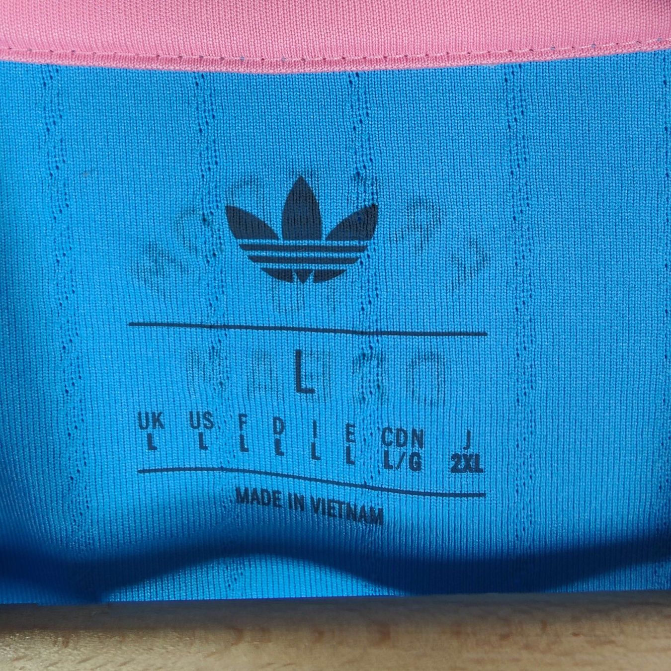 Inter Miami Canottiere & Pantaloni: Original 2025-26 Inter Miami Third Shirt PV Messi – Nuovo e nell'imballaggio originale da Martigny venduto da eternalpitch 2