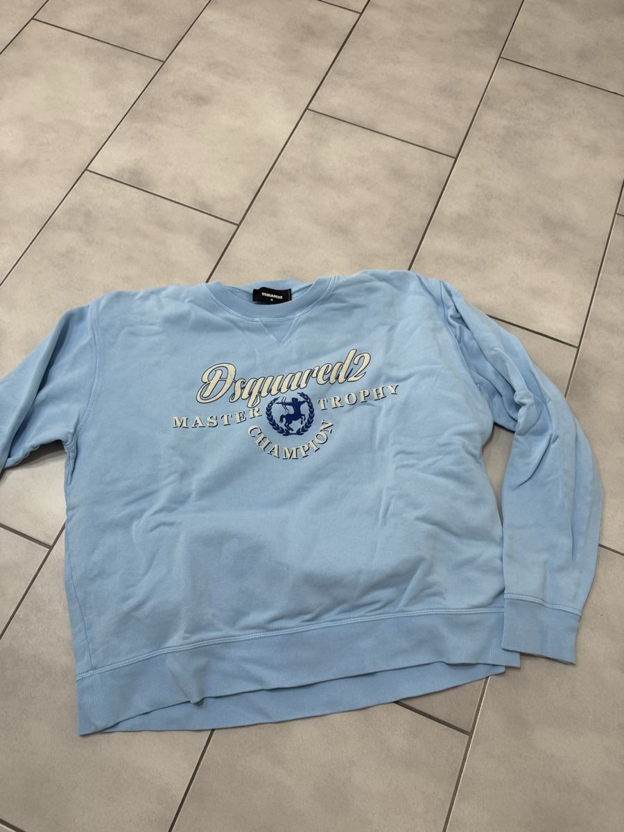 Dsquared2 Pullover & Sweatshirts: Dsquared2 Pullover hellblau Master Trophy Grösse M – Gebraucht aus Ostermundigen von wal_2qf6