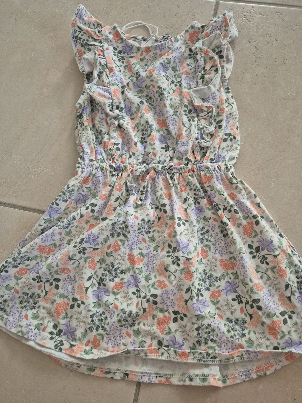 Vertbaudet Robes et jupes: Süsses Kleid mit Blumenmuster, Grösse 97cm, vertbaudet – D'occasion à Adliswil par Stardust11