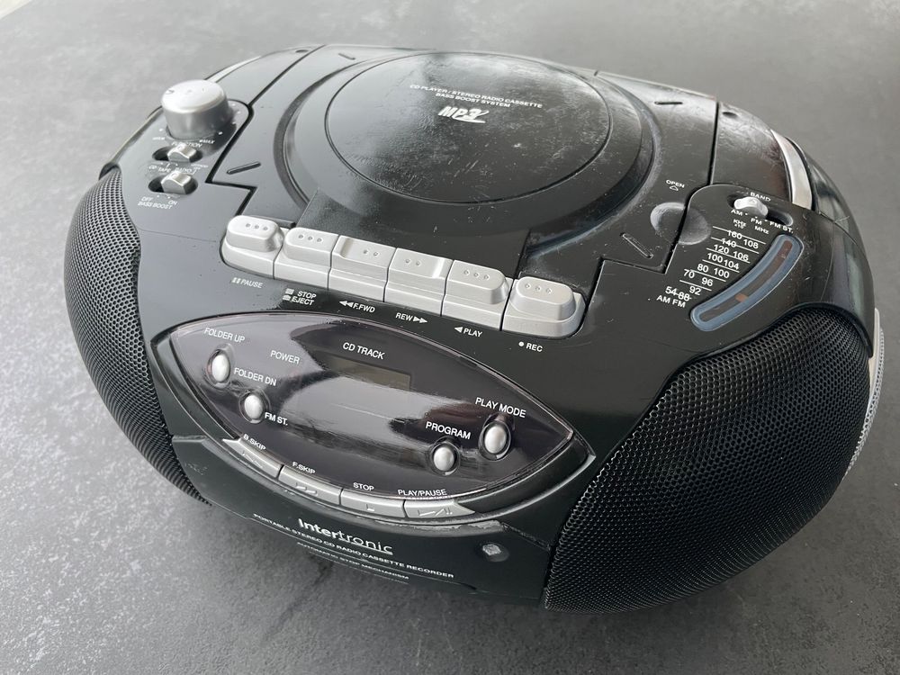 PORTABLE STEREO CD RADIO CASSETTE RECORDER | Kaufen auf Ricardo