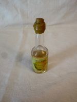 Lot de plusieurs petites bouteilles