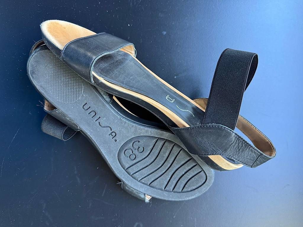 Scarpe da donna: UNISA Sandalen aus Leder – Usato da Basel venduto da StephiKn 2