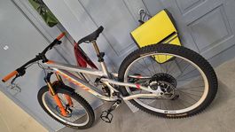 Bike Pivot Voll Carbon NP knapp 10.000chf