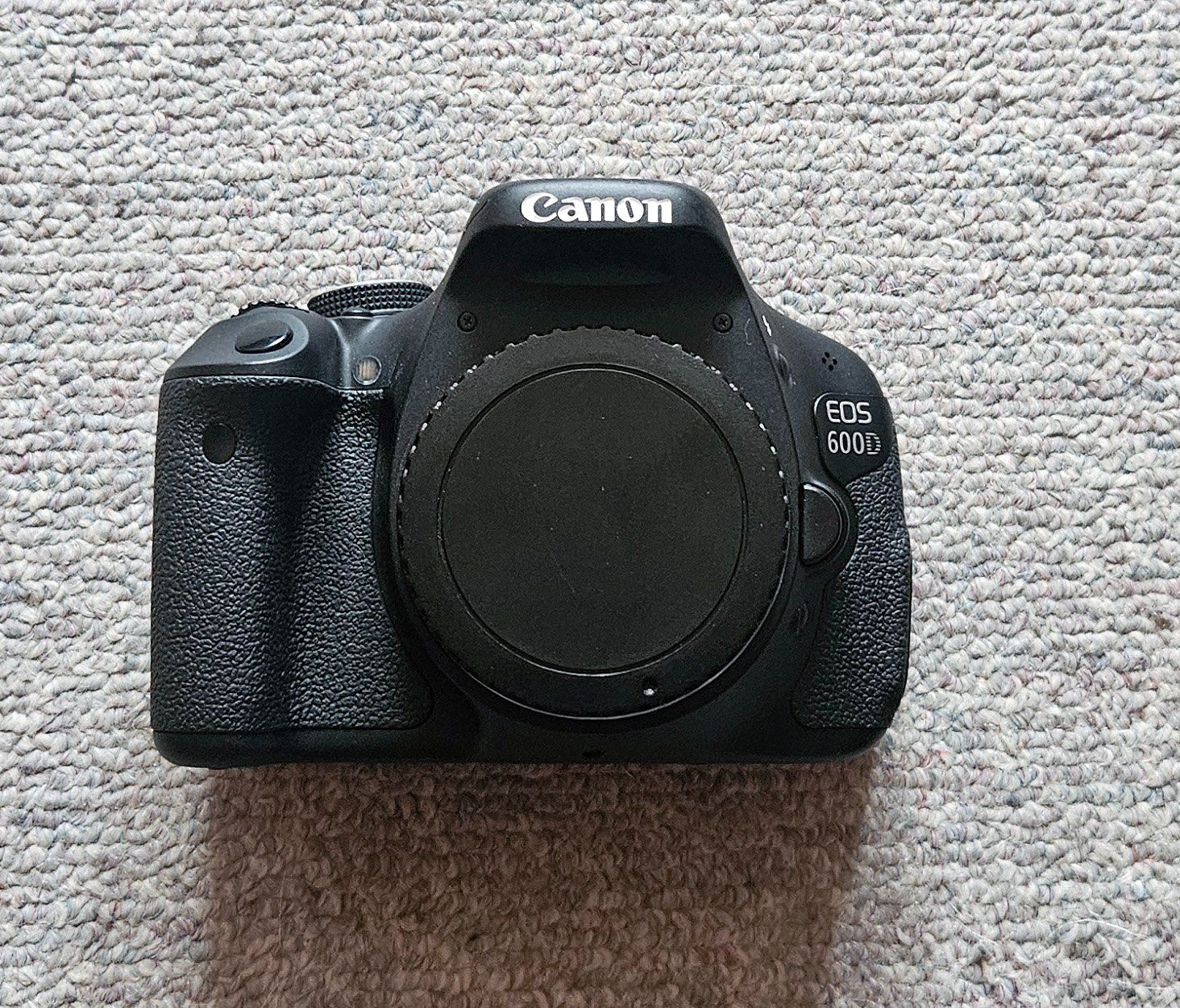 Canon Fotocamera: Canon EOS 600D und Zubehör – Usato da St.Gallen venduto da Bermuda 1