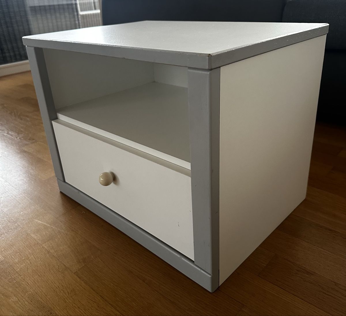 Pfister Tables de nuit: Nachttisch – D'occasion à Ennetmoos par ObergubsEr 1
