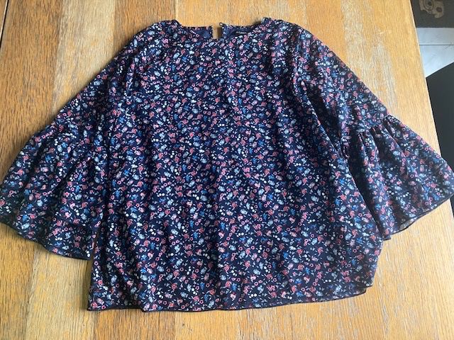 Blouses, T-shirts & Tops: Langarmshirt Mädchen (Gr. 164) – D'occasion à Aathal-Seegräben par daso03 1