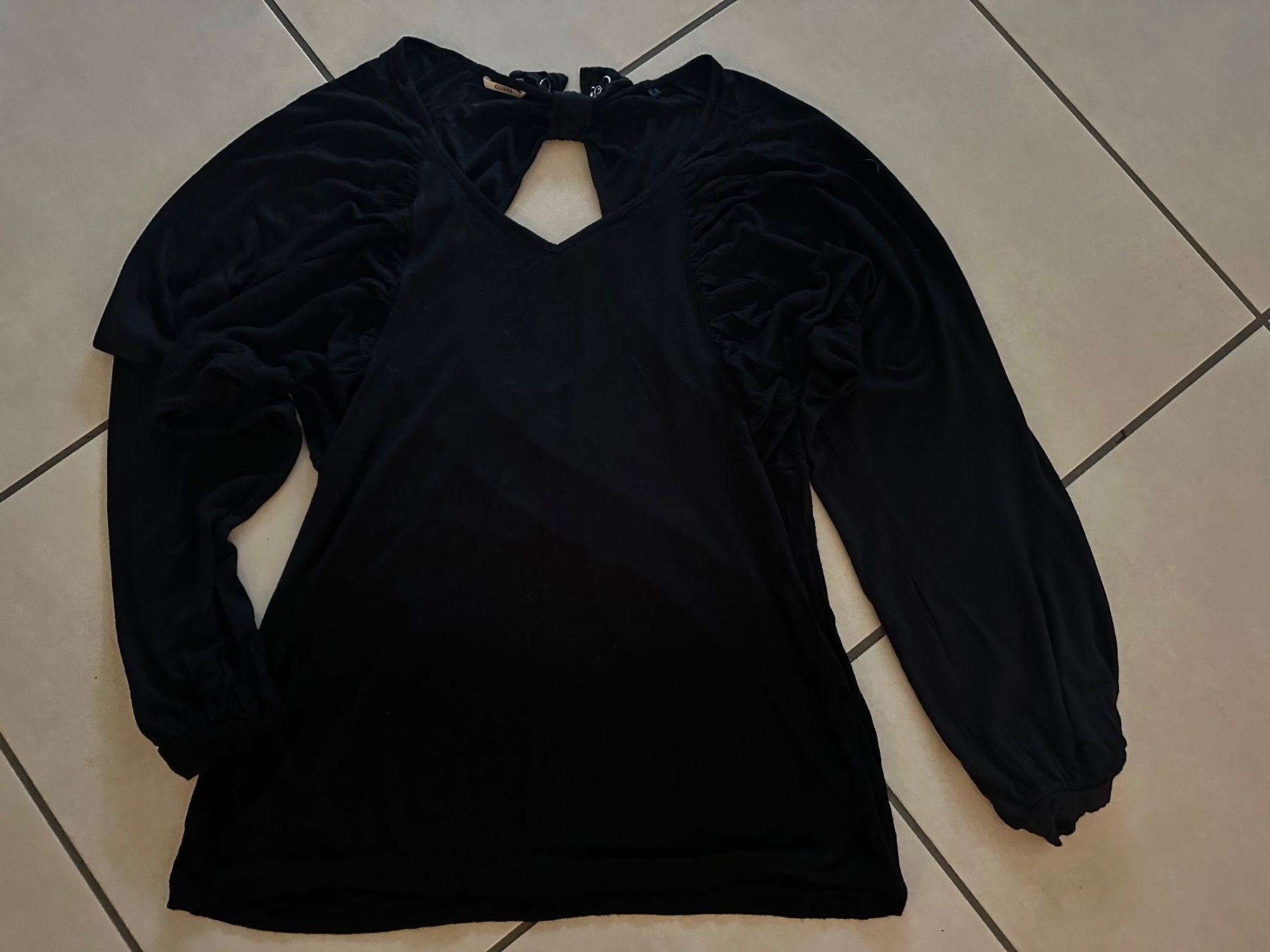 Guess Pulls & Sweat-shirts: Guess Pullover  Gr. M – D'occasion à Alpnach Dorf par ljusja