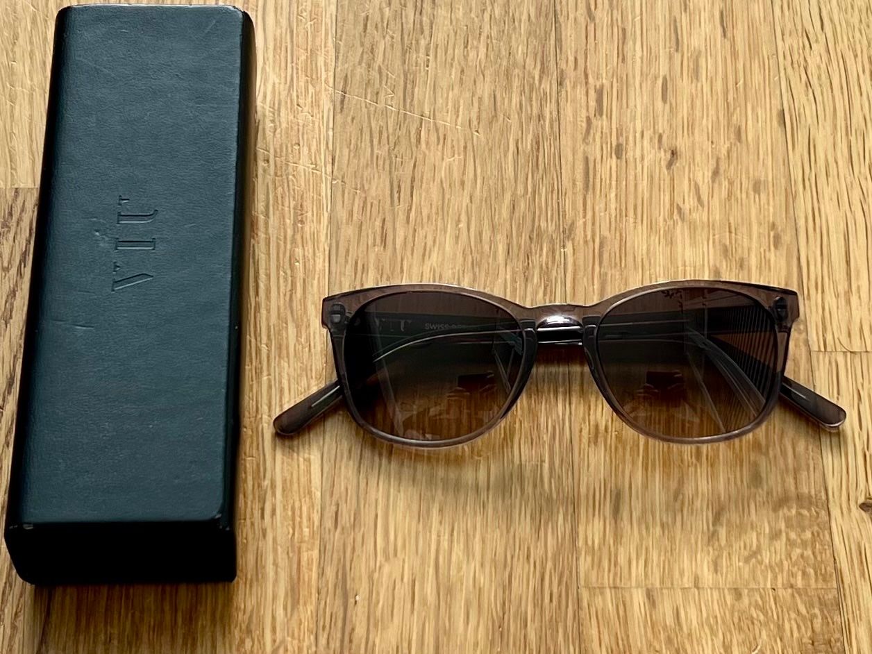 Viu Occhiali & Lenti: Viu Sonnenbrille mit Etui/Brillentuch – Usato da Glattpark(Opfikon) venduto da ste_n99y 1