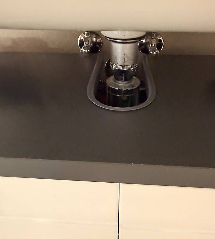 Installations & Meubles: Waschbeckenunterschrank – D'occasion à Höri par lel_7cqs 1