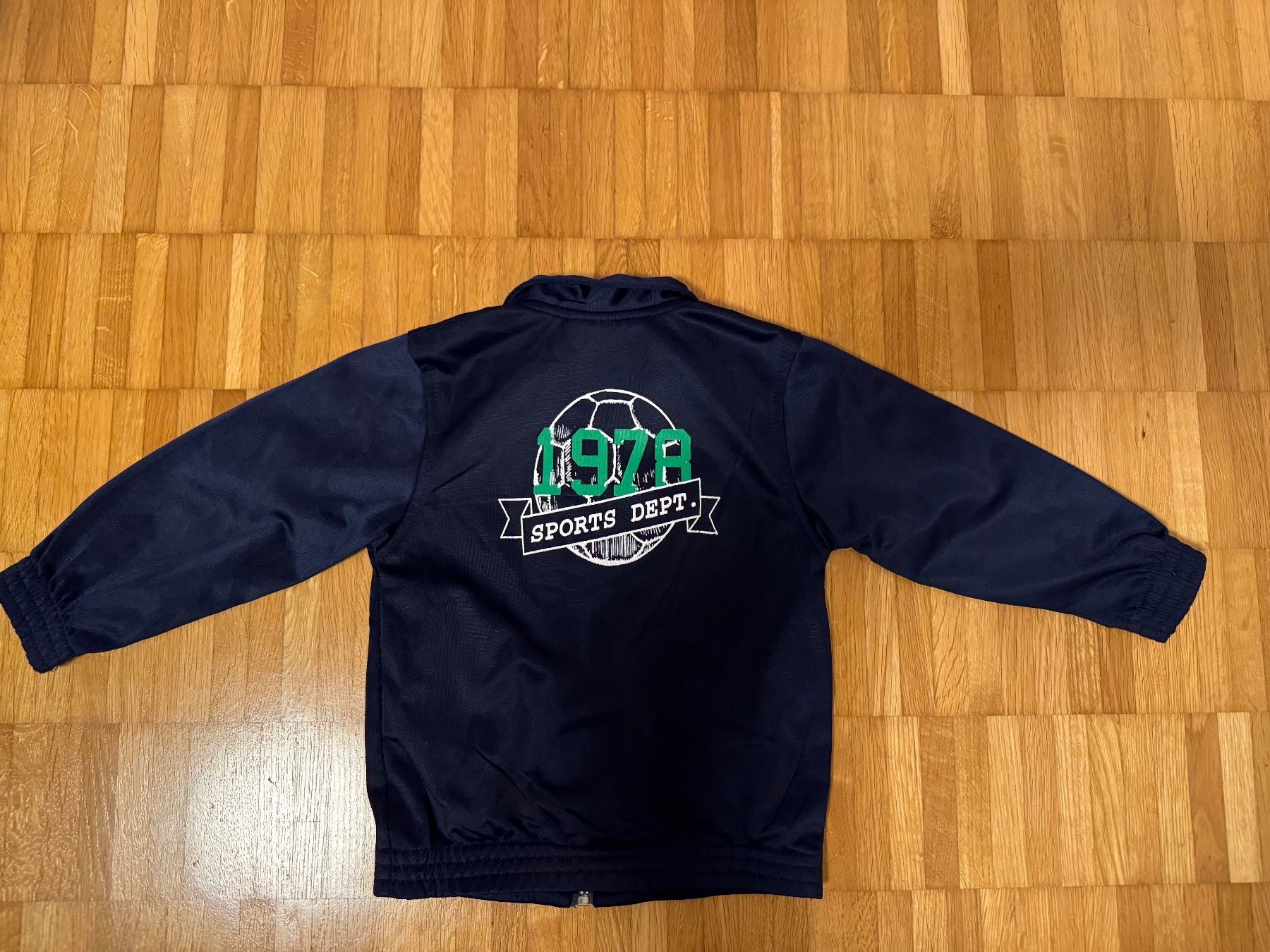 Maglioni & Felpe: Sportliche Übergangsjacke Gr. 98 – Usato da Jona venduto da Good_luck1_ 4