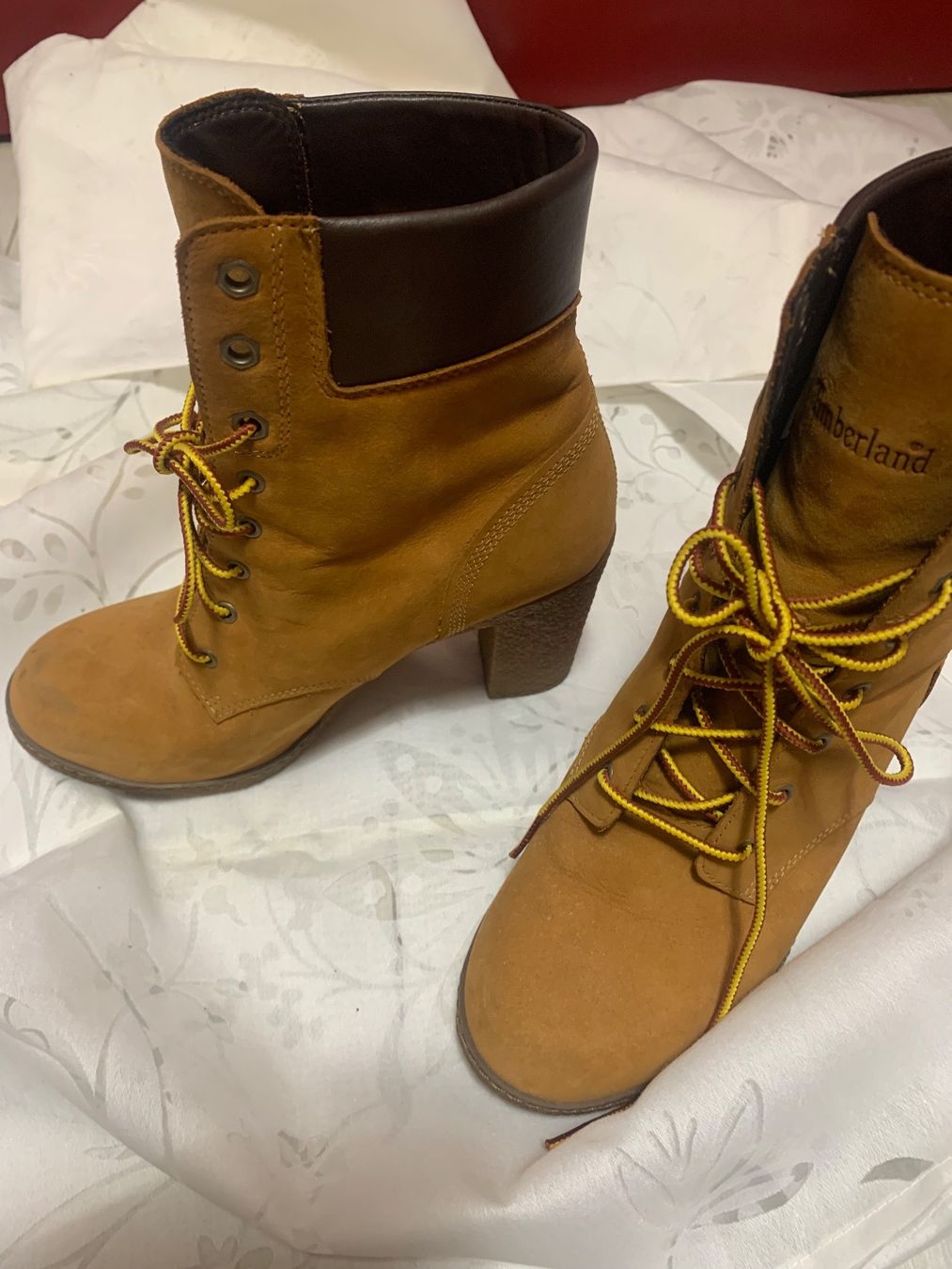 Timberland Chaussures femmes: Bottine Timberland – D'occasion à Genthod par Lou_Jin 2