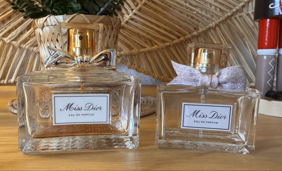 Dior Flaconi: Miss Dior Eau de Parfum. Flacons de collection. – Usato da Plan-les-Ouates venduto da ben_hc52 1