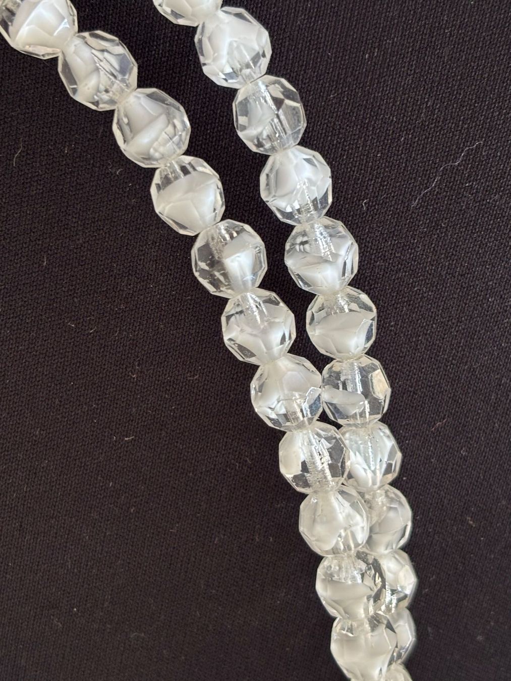 Catenine: Collier deux rangs perles de verre facettées fermoir doré – Usato da Peseux venduto da CharmeCommerce 4