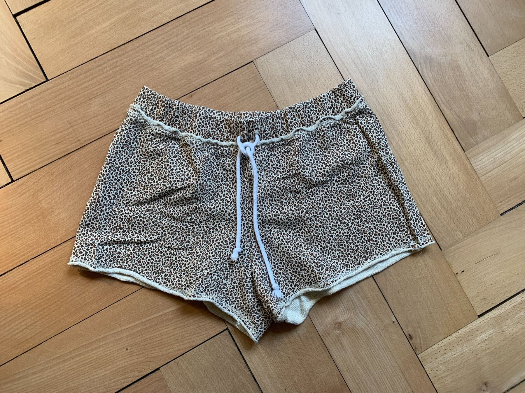 Pantaloni: TEZENIS - Leo Sweatshorts S – Usato da Zürich venduto da Diazaio