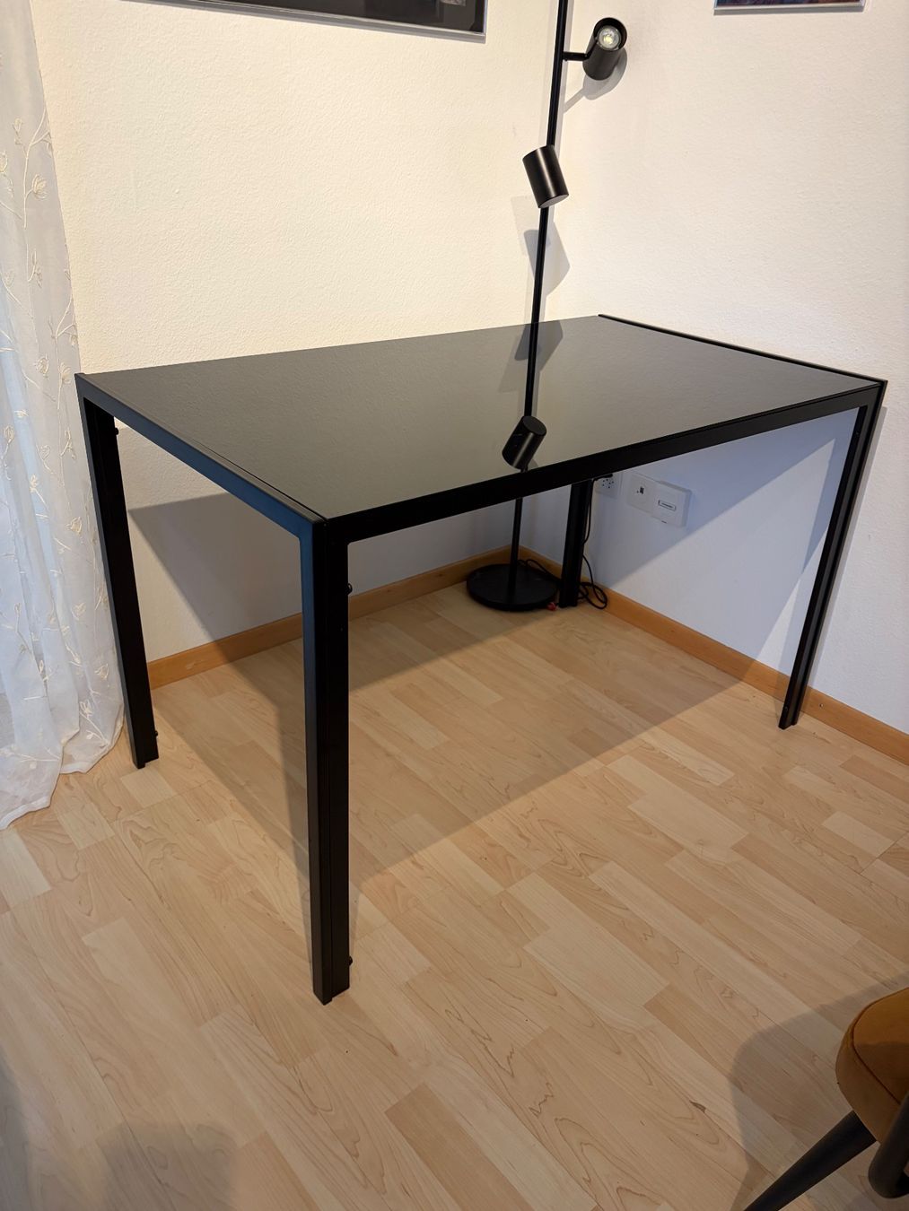 Tables: Schicker Glastisch – D'occasion à zürich par sunnyredchilli 1