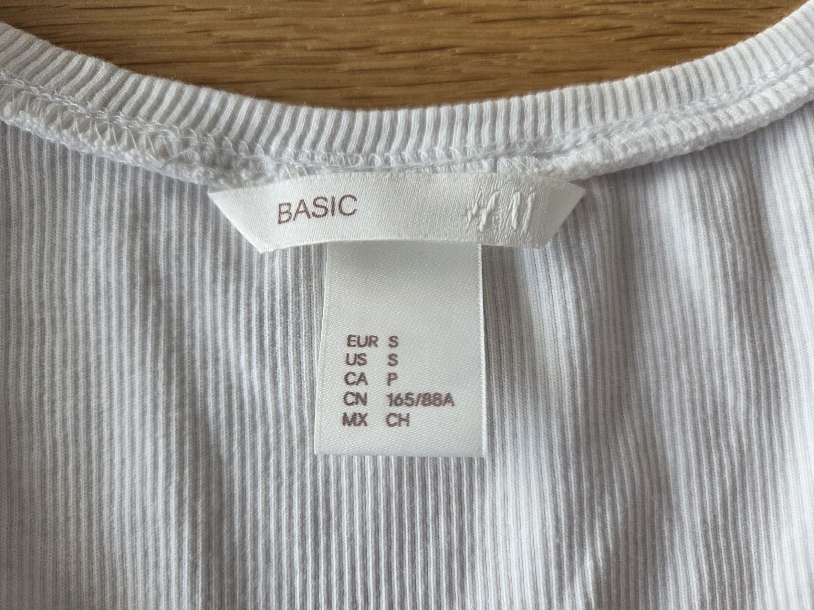 H&M Tops: Geripptes Top weiss Gr. S – D'occasion à Villars-sur-Glâne par richardette 2
