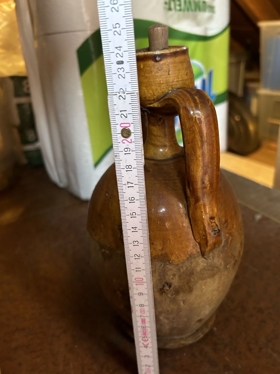 Caraffe: Antiker Tonkrug mit Holzstöpsel – Usato da Heimenhausen venduto da bergblick4 3