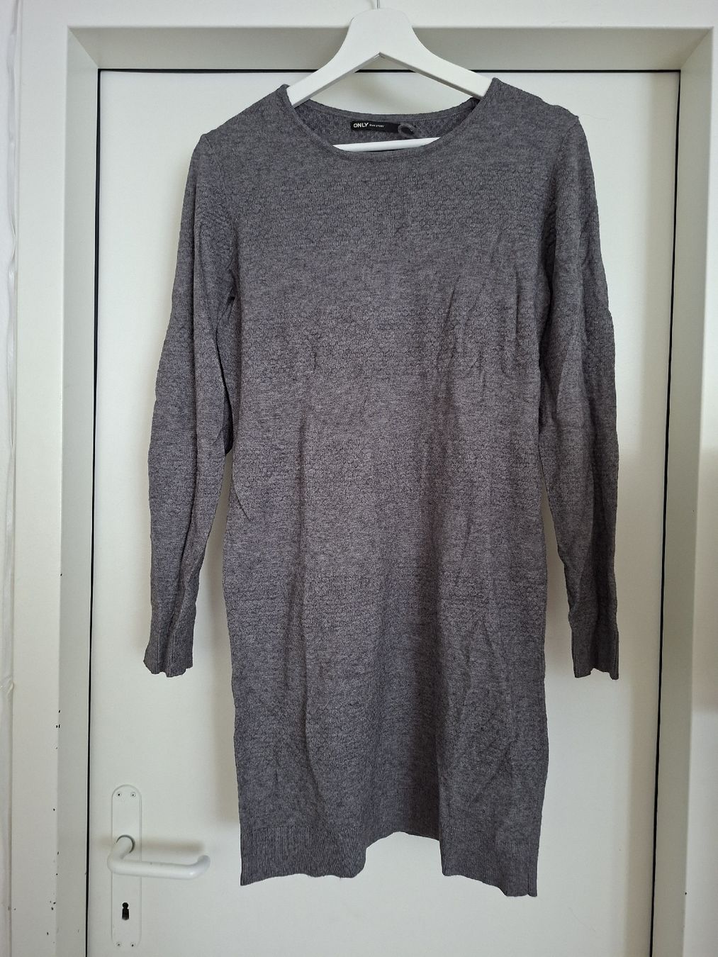 Only Vestiti: Robe pull ONLY grise, taille L – Usato da Plan-les-Ouates venduto da Laly_92