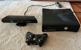 Xbox 360 LIVE Konsole mit Kinect und 8 Spiele