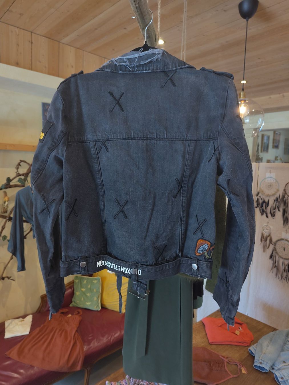 Giacche: ONETEASPON jeans jacke Schwarz S – Usato da Losone venduto da ell_nora89 1