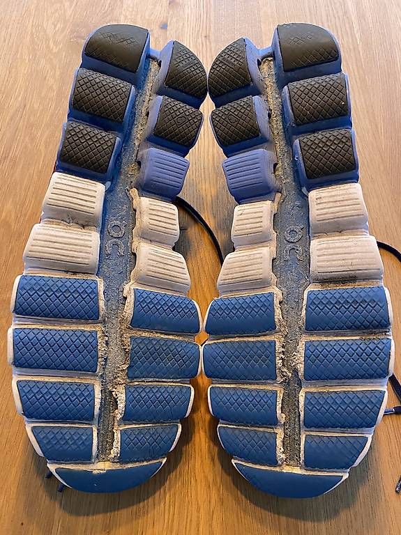 On Scarpe da uomo: ON Cloudflow 2 - Grösse 44 – Usato da Sursee venduto da Twism 2