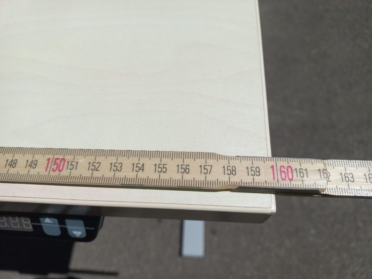 Tables: Tisch elektrisch höhenverstellbar – D'occasion à Rikon im Tösstal par Kurt_Goes_Classic 1
