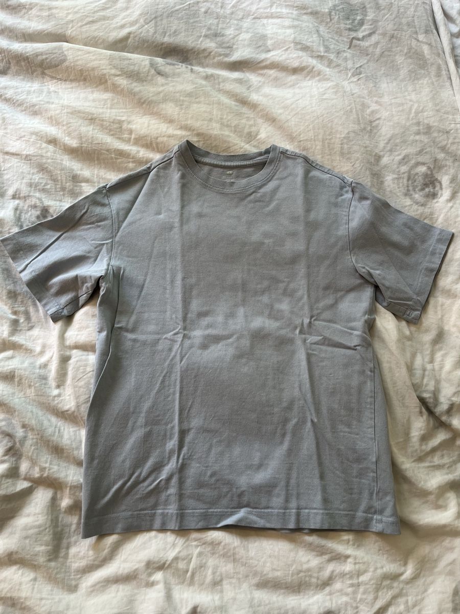 H&M T-Shirts: H&M T-Shirt, hellgrau, Grösse XS, Baumwolle, oversized – Gebraucht aus Zürich von Richard_En_Passant 1