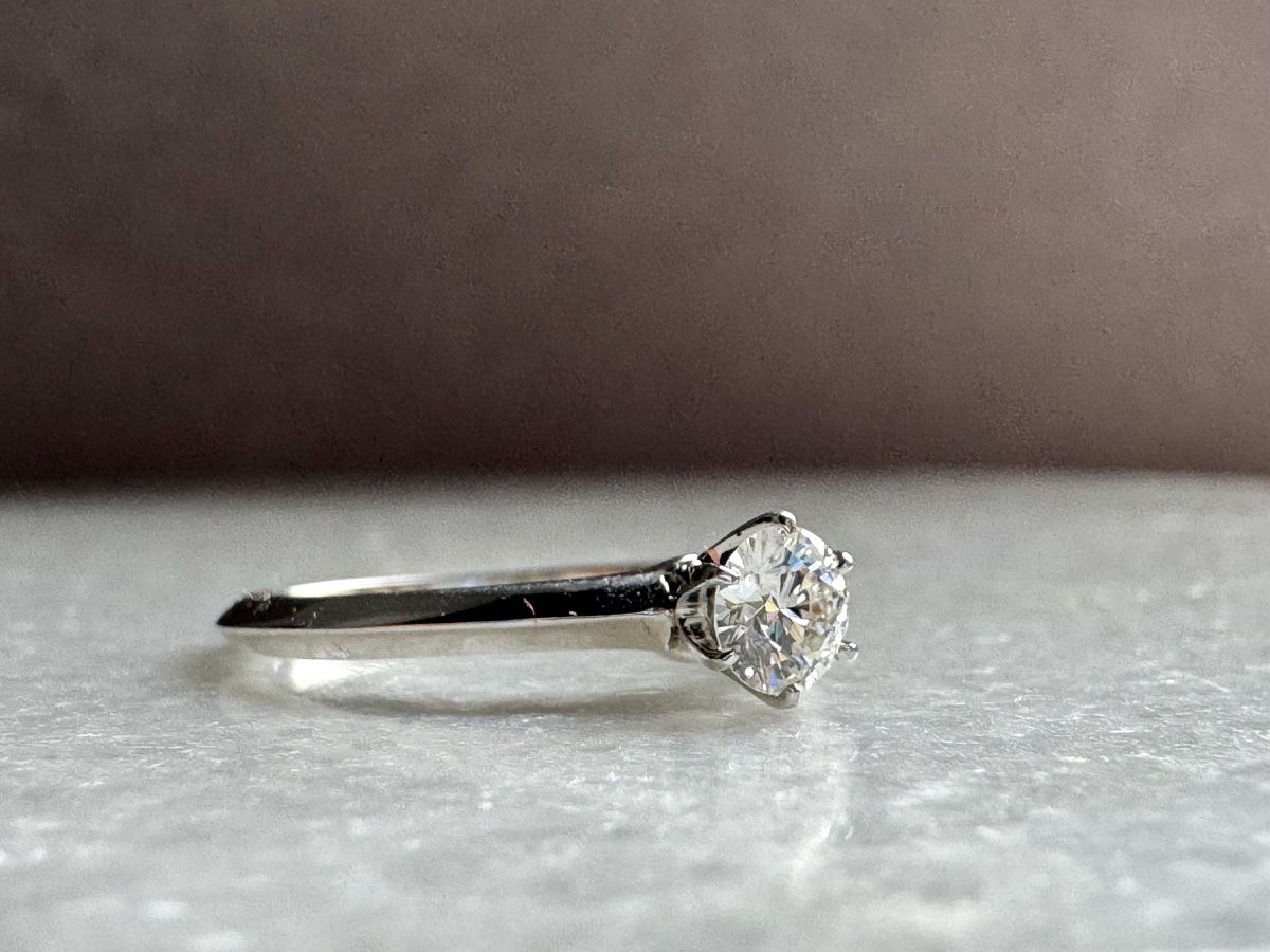 Tiffany & Co. Anelli: Tiffany & Co. Diamant Solitär Ring 0.29ct – Usato da Kriens venduto da hannaandkiko 2