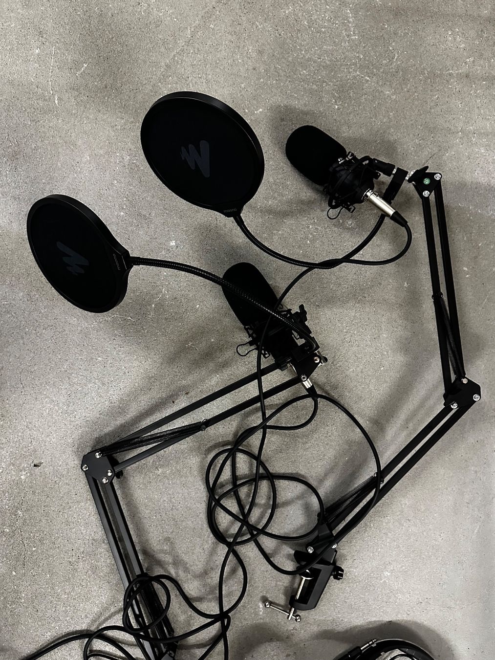 Mikrofone: Podcast Set (Mikrofon, Kopfhörer & Kabel) – Gebraucht aus Lyss von REAL-R 2