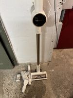 Kabelloser Staubsauger Dreame T30 mit Ersatzteilen