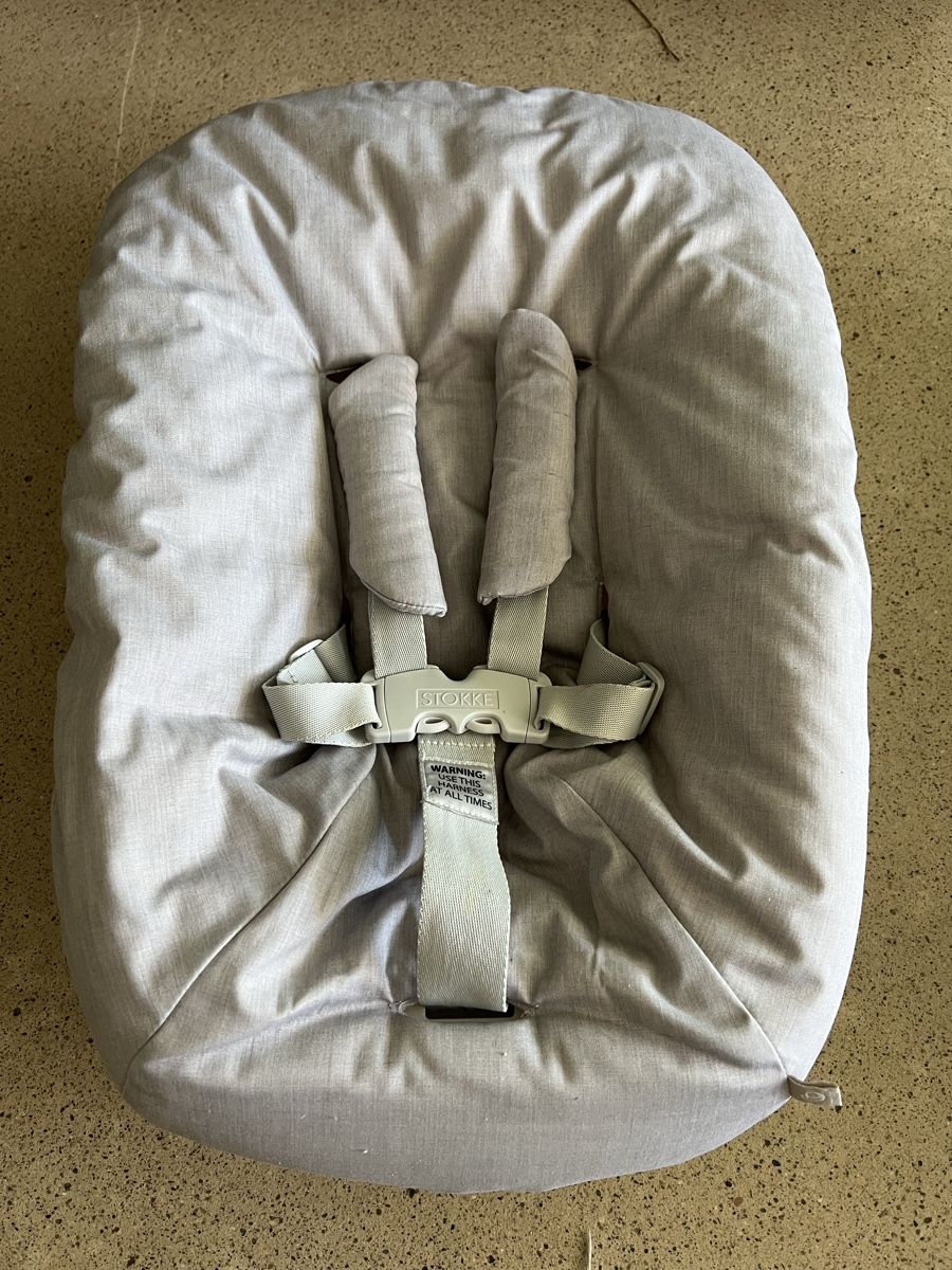 Stokke Seggioloni: 2 Stokke Newborn Set Cushion with 5-Point Harness – Usato da Zürich venduto da lianacastre 1