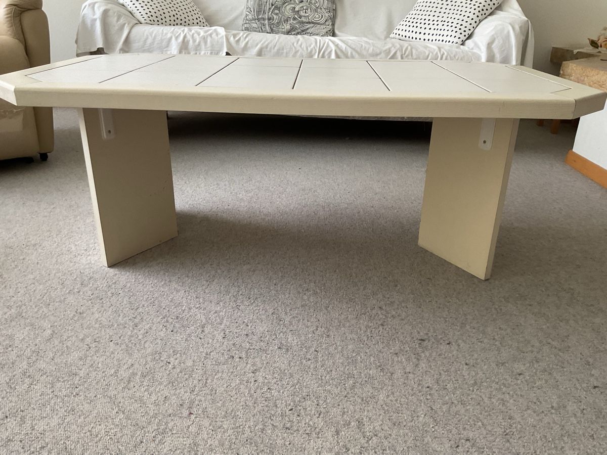 Tavoli: Salontisch, Wohnzimmer Tisch weiss  – Usato da Trimbach venduto da Lexli11 1