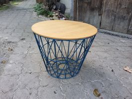 Metallkorb mit Holzdeckel / Beistelltisch FERM LIVING