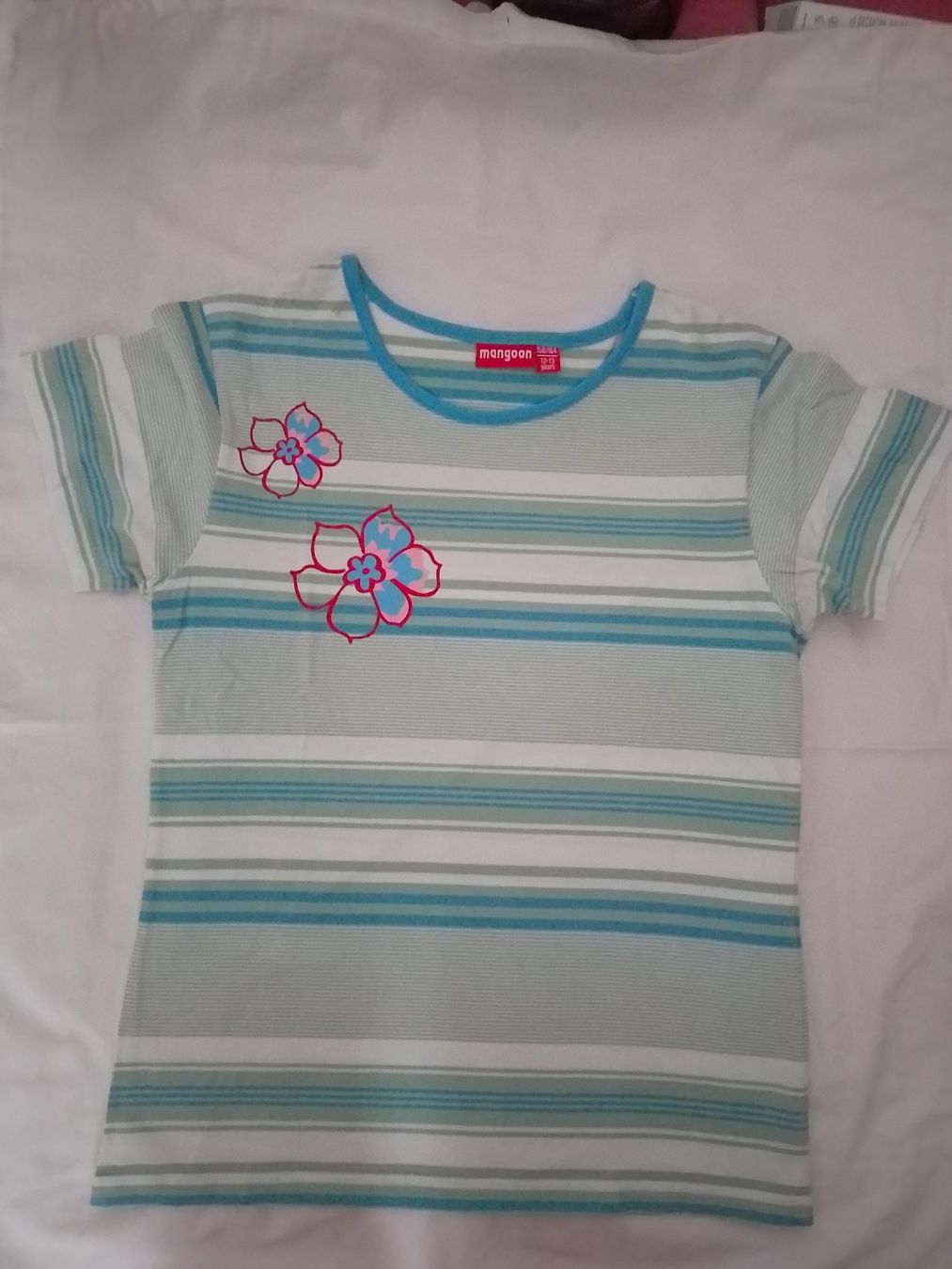 Blusen, T-Shirts & Tops: T-shirt – Gebraucht aus Echandens von Gamora32