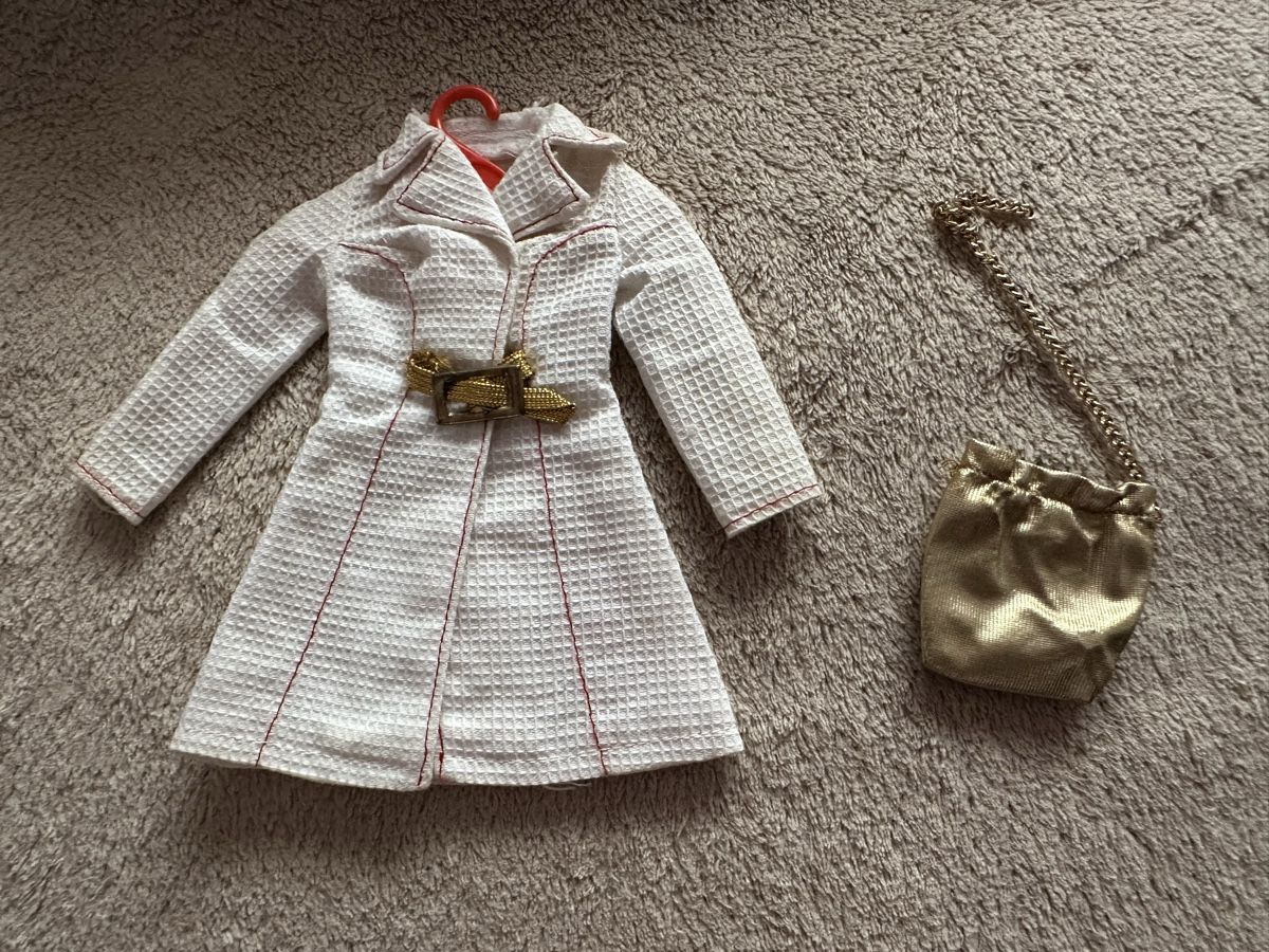 Bambole: Barbie Coat 1972 – Usato da Herbriggen venduto da Sehrazade