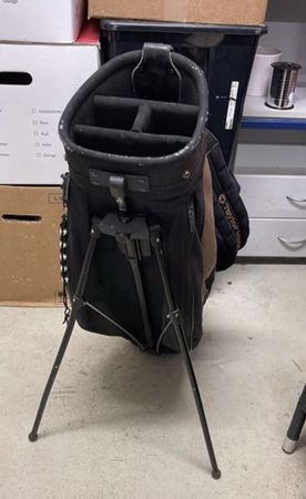 Golfbag TaylorMade schwarz braun mit Standfuss gebraucht