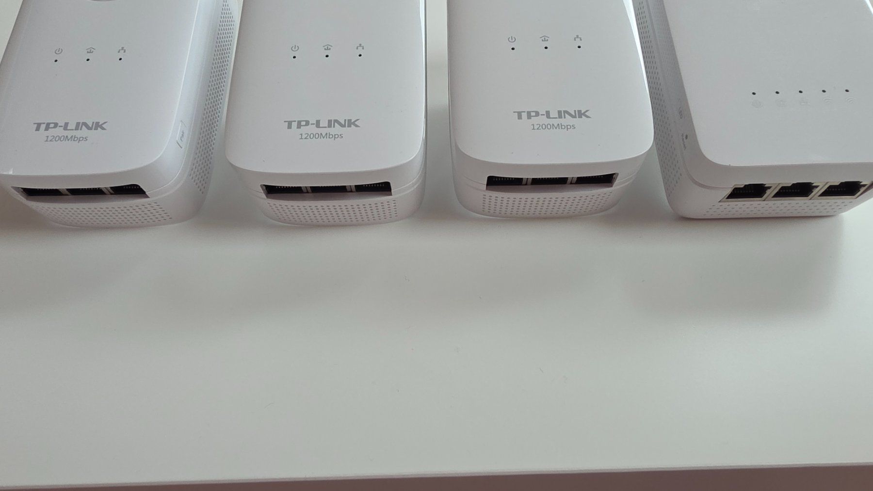 TP-Link Laufwerke & Adapter: TP-Link Powerline 1200Mbps 4er Set neuwertig – Gebraucht aus Kloten von Mfilu 1