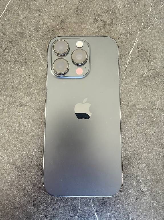 Portables: iPhone 16 Pro 256 GB Black Titanium – D'occasion à Zürich par michi2810 1