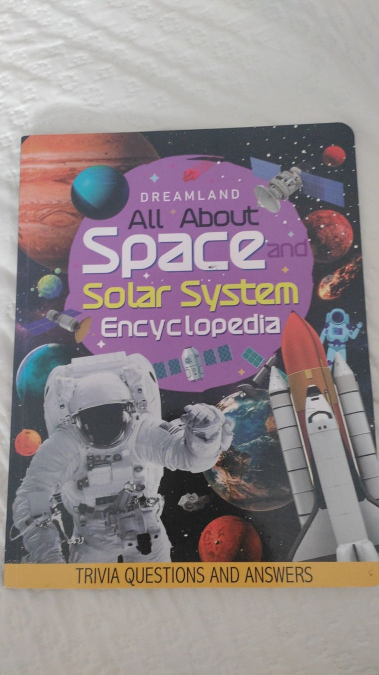 Livres: space encyclopedia  – D'occasion à Ardon par jul_52gb