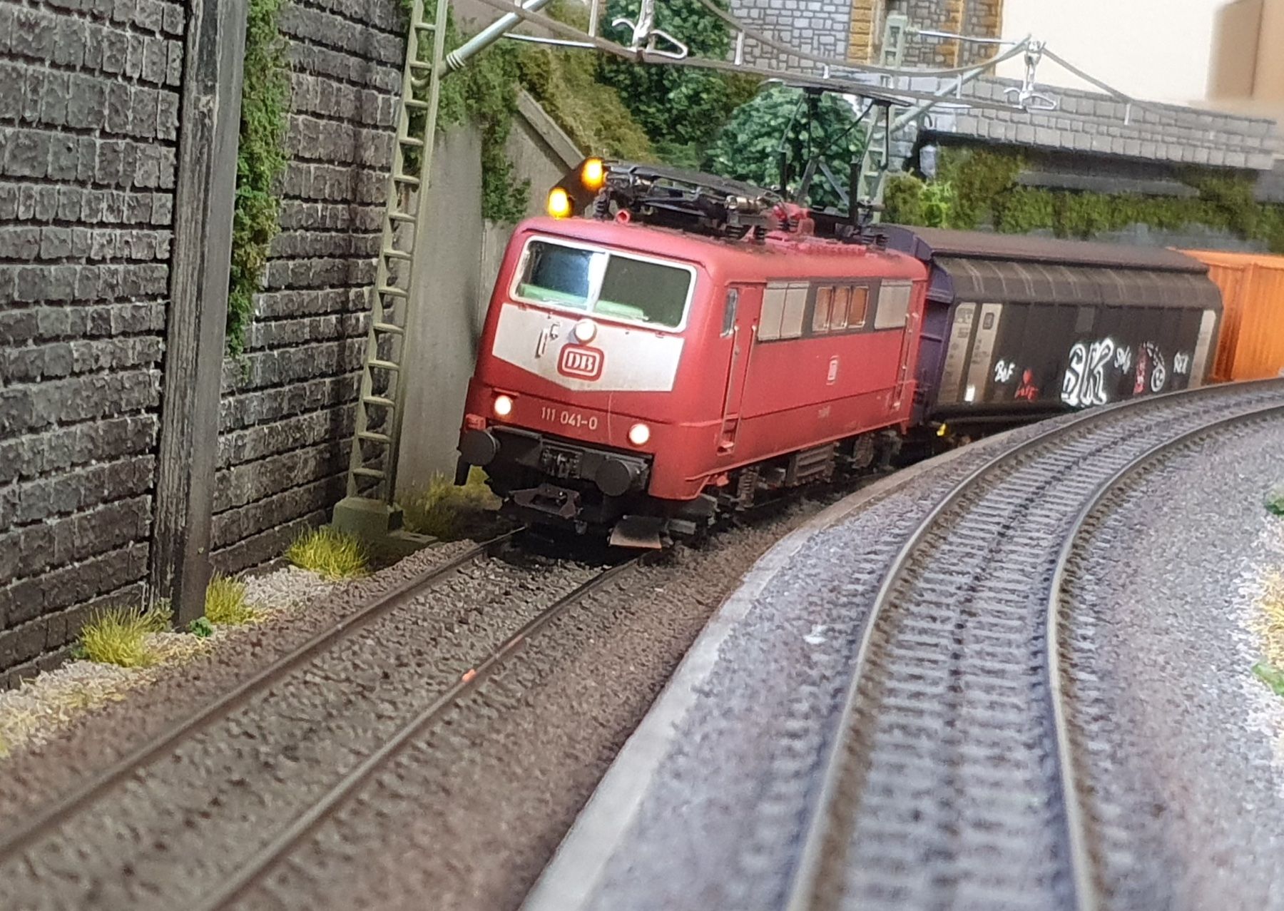Märklin Modellini di ferrovie: BR 111, DB, MARKLIN 3660, DIGITAL + PATINE – Usato da Loveresse venduto da FIFILOULOU 2