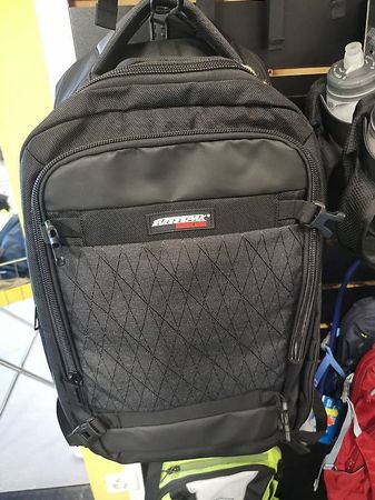 Zaini Camelbak, Suissepak