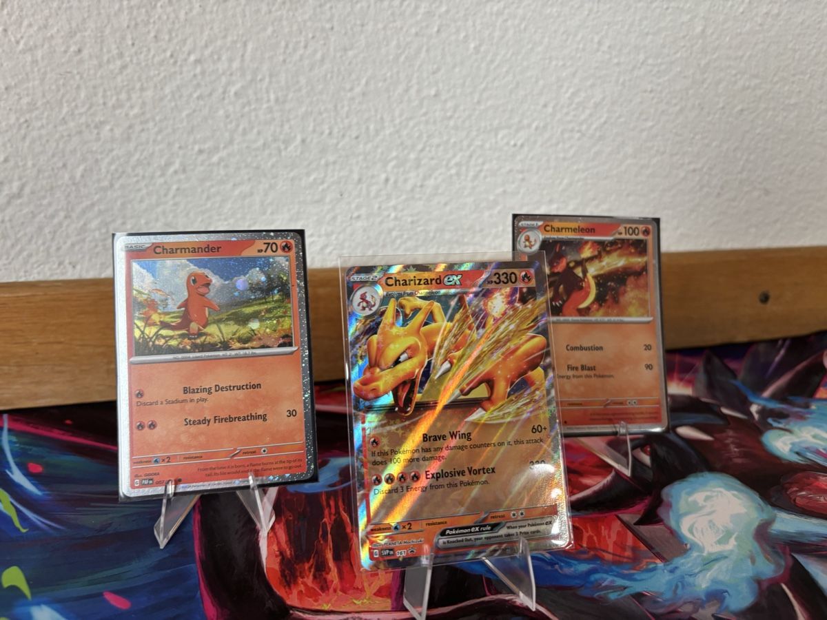 Pokémon Carte collezionabili: Charizard figure with 3 promos – Nuovo (secondo la descrizione) da Wettingen venduto da mr__ftc6 1