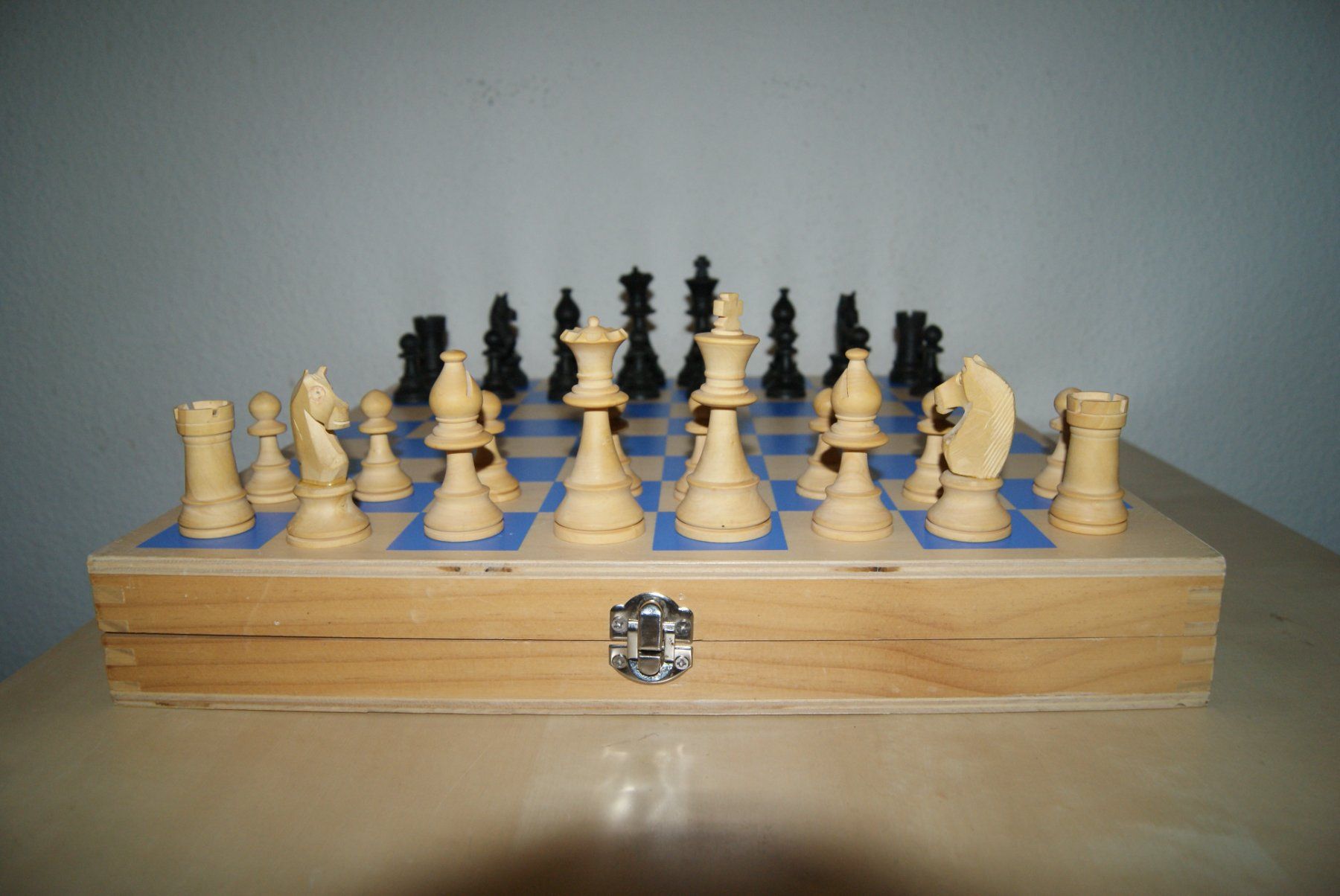 Jeux: Schachbrett-Box mit Staunton Figuren - PLUS – D'occasion à Zürich par Widi1 5