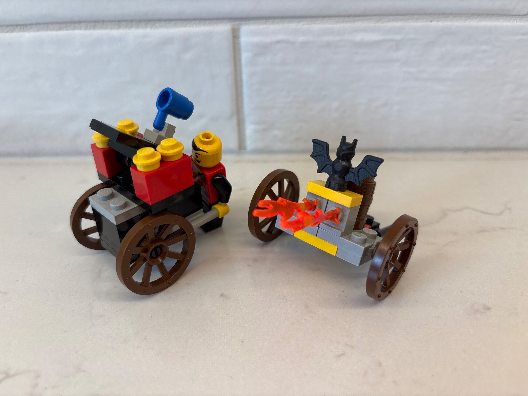 Lego Jouets: Deux petits sets Lego Shell sans brochure – D'occasion à Gollion par Hampton