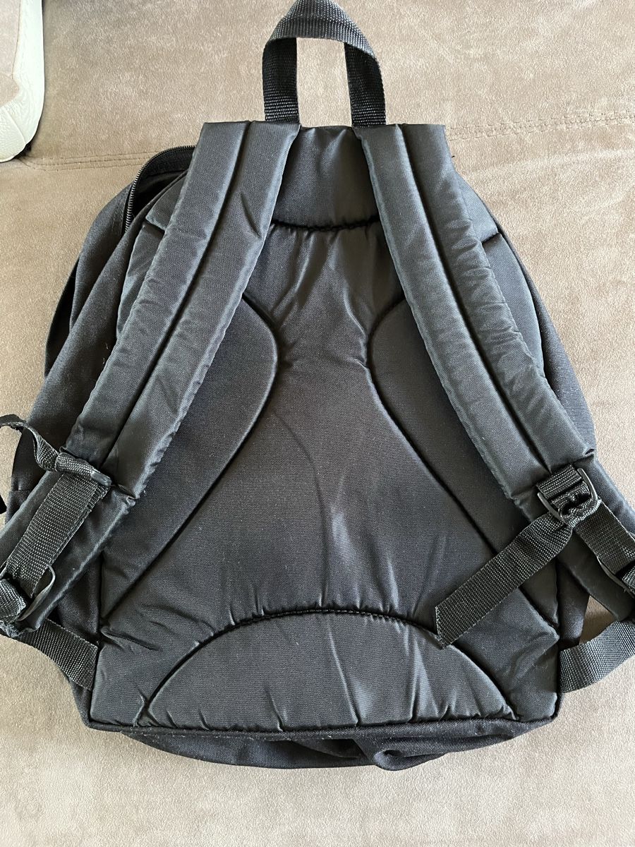 Eastpak Zaini: Sac à dos grande capacité Eastpak noir 3 compartiments – Usato da Genève venduto da Libellule477 1