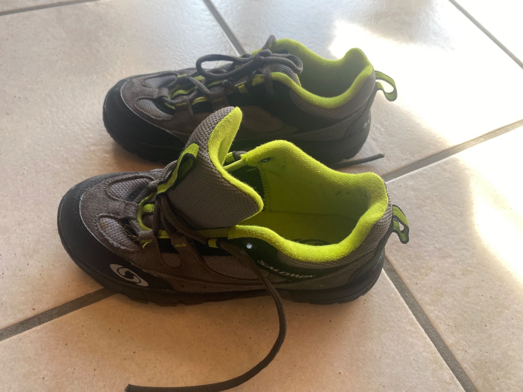 Scarpe da uomo: Outdoorschuhe 34 Salomon – Usato da Orpund venduto da Mary8972 9