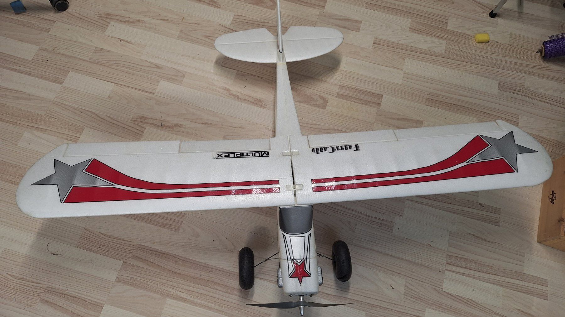 Multiplex Modellismo RC: RC Flugzeug Multiplex FunCub gebraucht weiss rot – Usato da Bargen BE venduto da AladinPeter 1