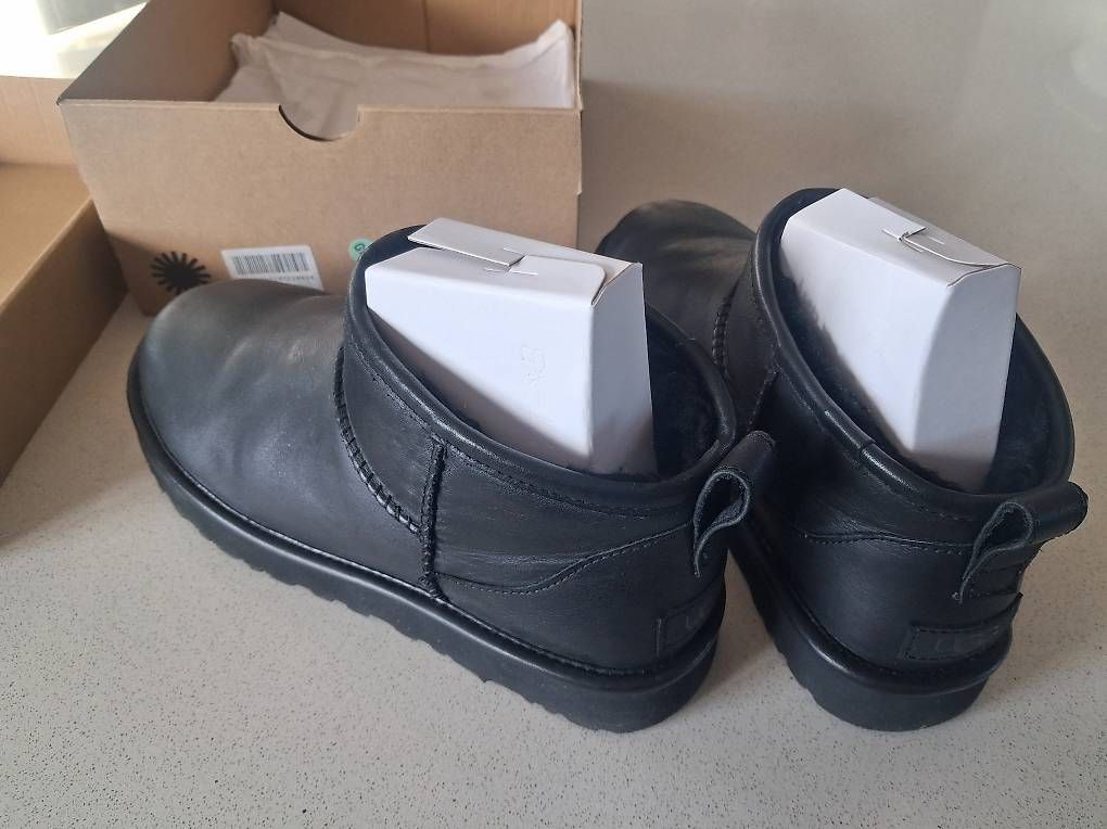 Scarpe da donna: UGG nuove basse in pelle nera  – Usato da Balerna venduto da vero_bv3 2